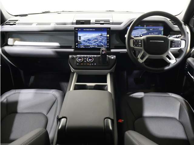 Land Rover Defender 4