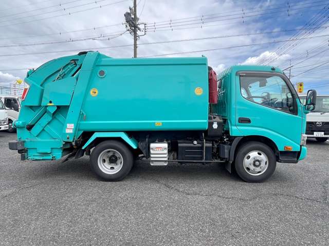 Hino Dutro 3