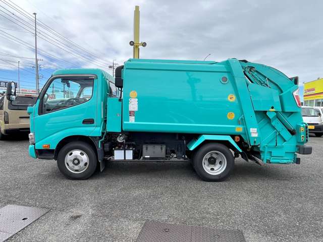 Hino Dutro 4