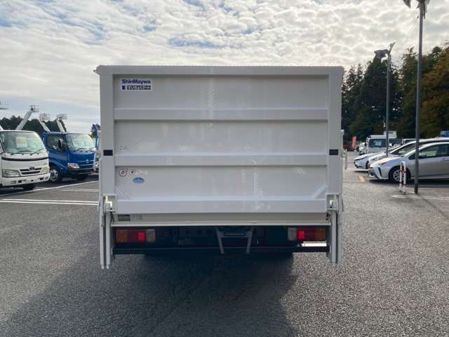 Hino Dutro 6