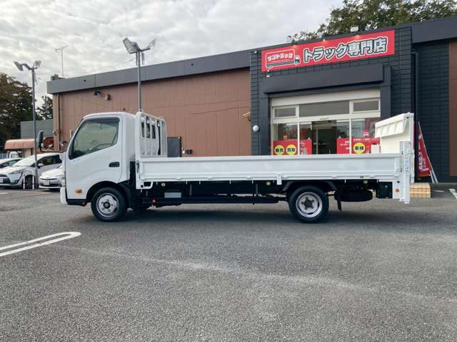Hino Dutro 8