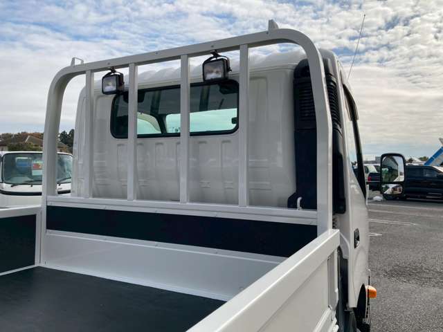 Hino Dutro 9