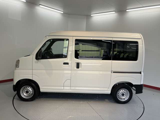 Daihatsu Hijet Cargo 4