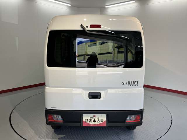 Daihatsu Hijet Cargo 7