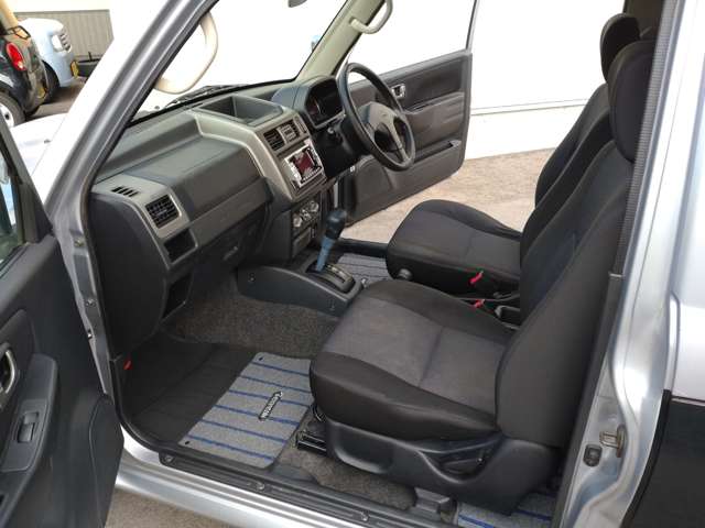 Mitsubishi Pajero Mini 11