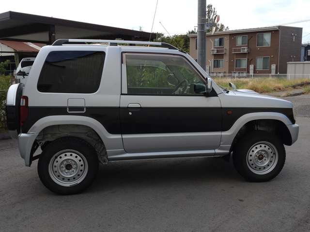 Mitsubishi Pajero Mini 4