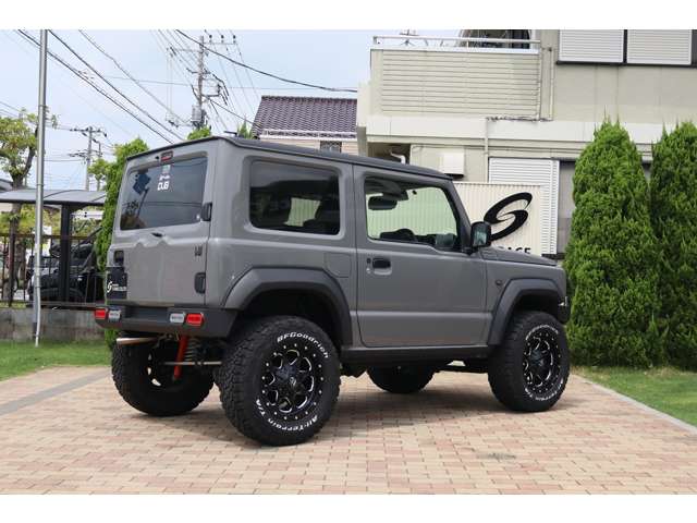 Suzuki Jimny 12