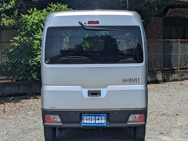 Daihatsu Hijet Cargo 7