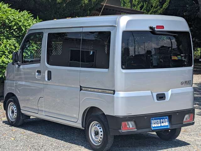 Daihatsu Hijet Cargo 8