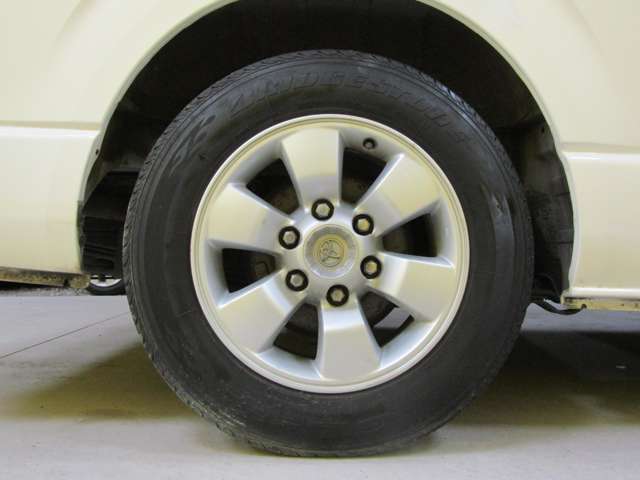 Toyota Regius Ace 11