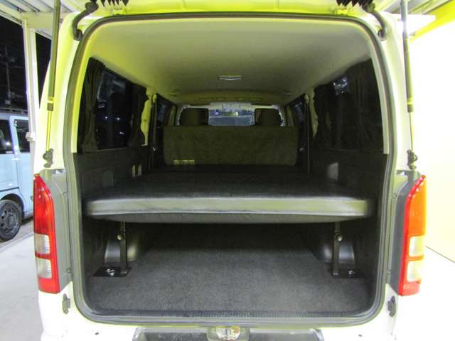 Toyota Regius Ace 9