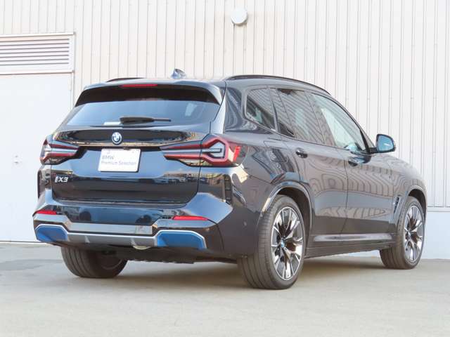 BMW iX3 5