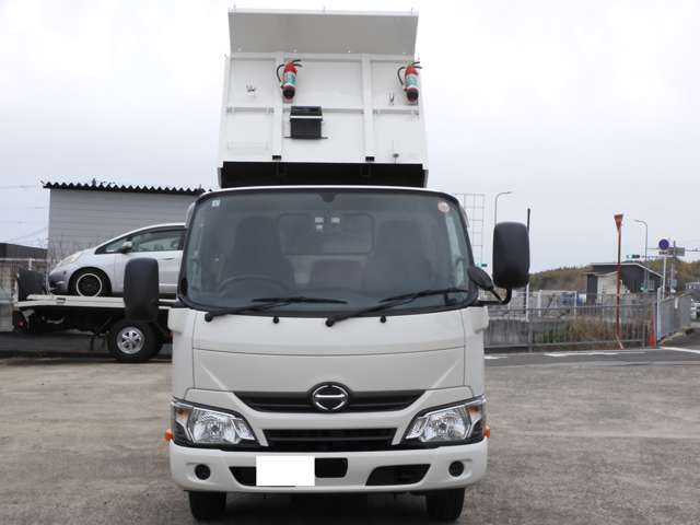 Hino Dutro 11
