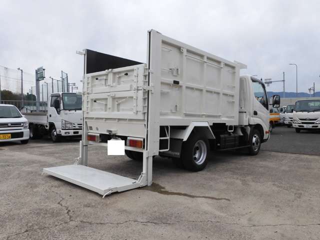 Hino Dutro 5