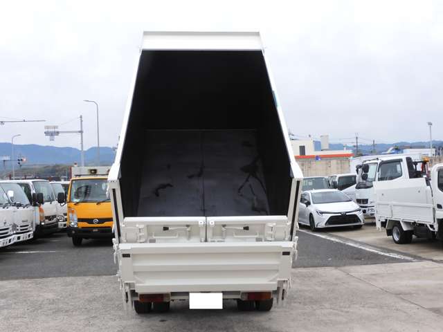 Hino Dutro 6