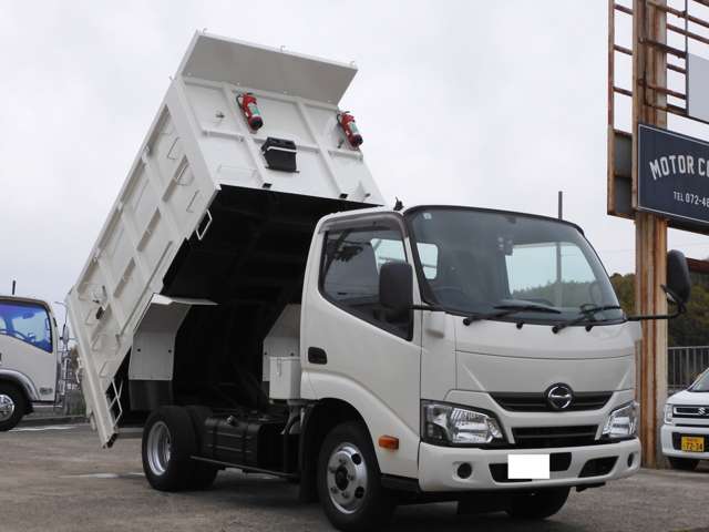 Hino Dutro 7