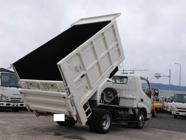 Hino Dutro 8