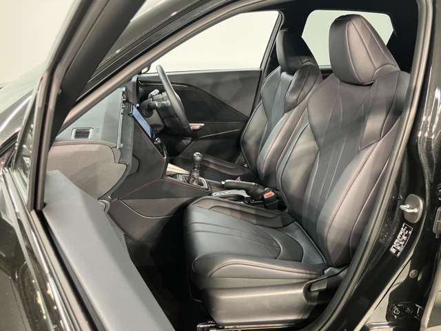 Lexus LBX 8