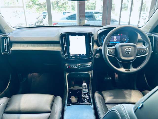 Volvo XC40 4