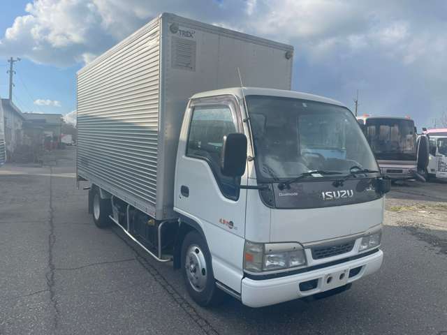 Isuzu Elf 3