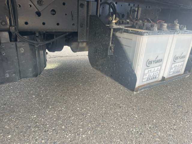 Isuzu Elf 4
