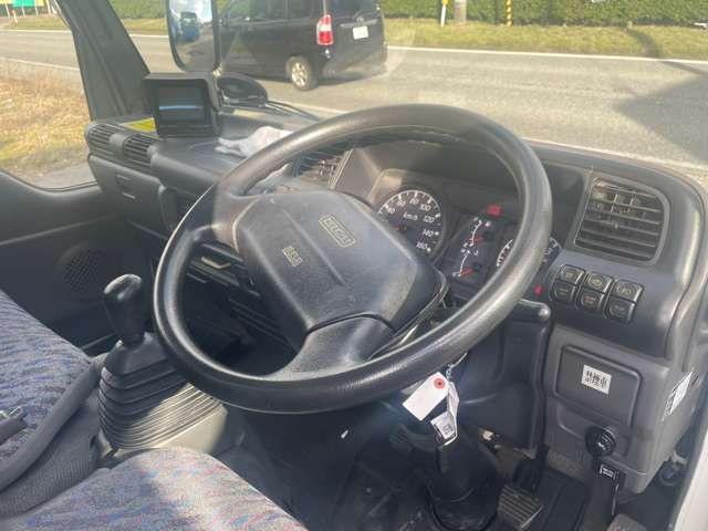 Isuzu Elf 10