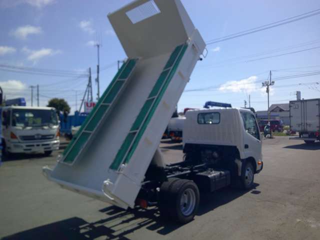 Hino Dutro 7