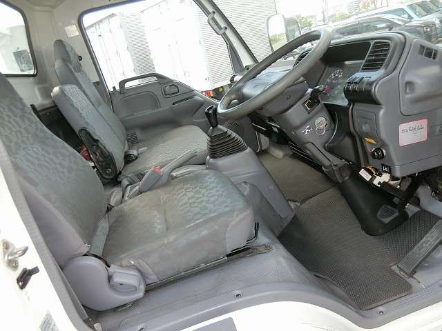 Isuzu Elf 7