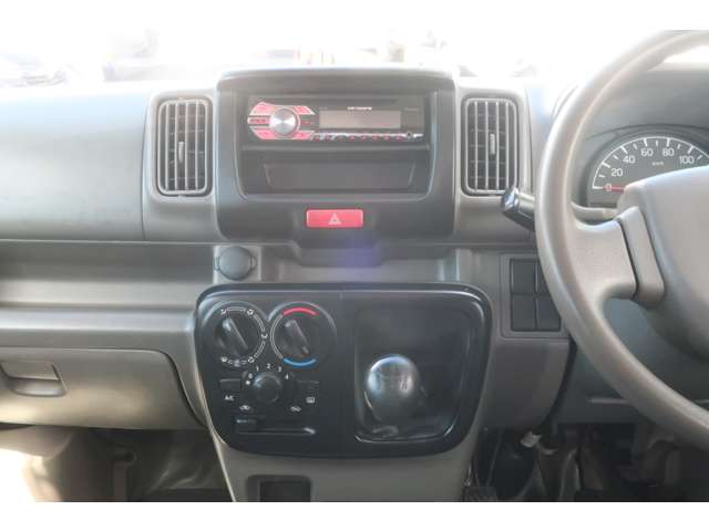 Nissan NV100 Clipper 6