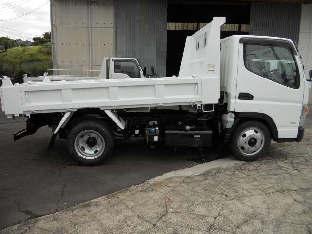 Mitsubishi Fuso Canter 4