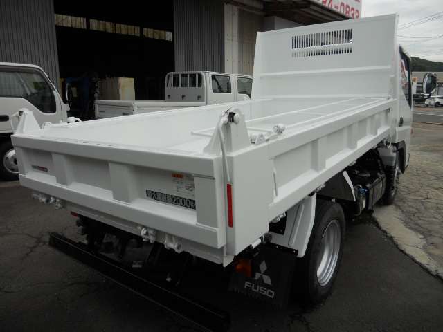 Mitsubishi Fuso Canter 7