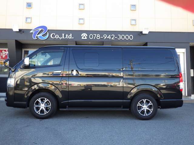 Toyota Hiace Van 3