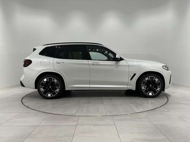 BMW iX3 7