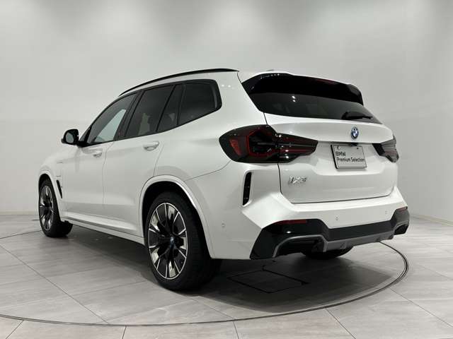 BMW iX3 10