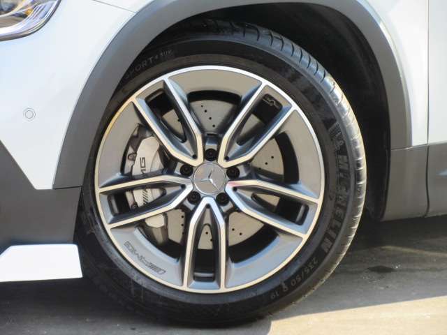 Mercedes-Benz GLB 12