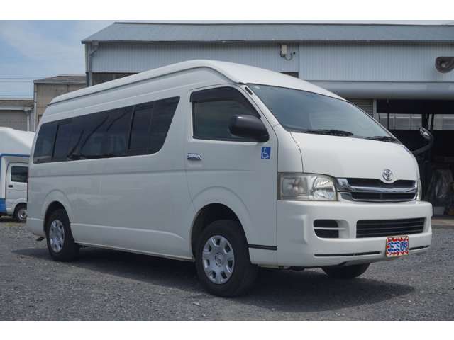 Toyota Hiace Commuter 4