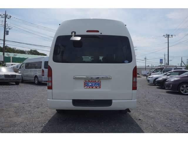 Toyota Hiace Commuter 8