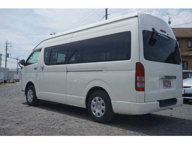 Toyota Hiace Commuter 9