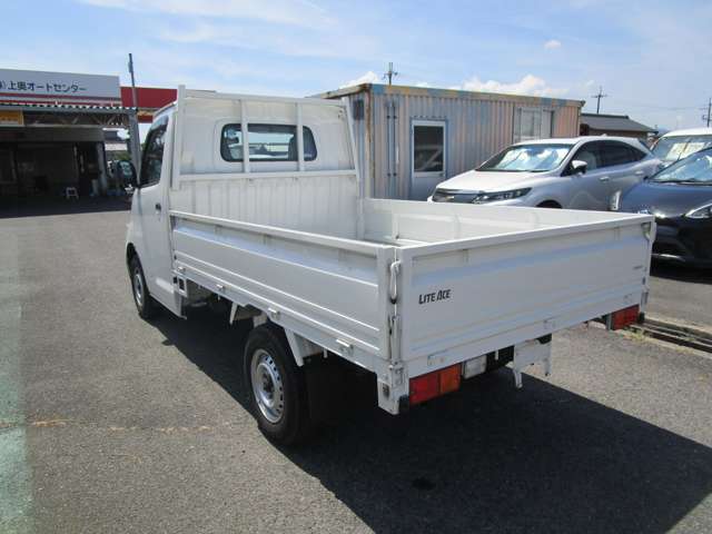 Toyota Light Ace Truck 6