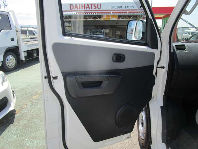 Toyota Light Ace Truck 10