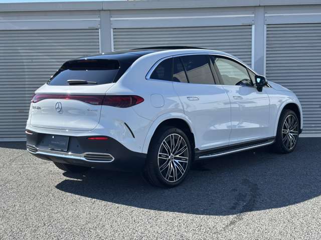 Mercedes-Benz EQE SUV 9