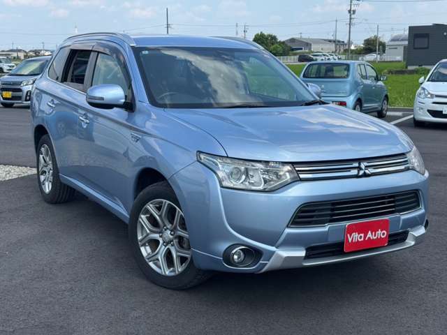 Mitsubishi Outlander PHEV 4