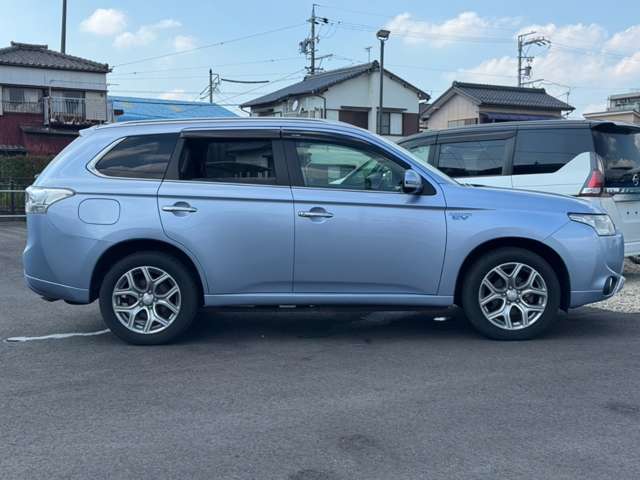 Mitsubishi Outlander PHEV 10