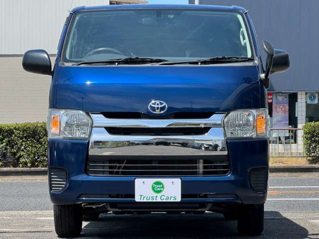 Toyota Hiace Van 11