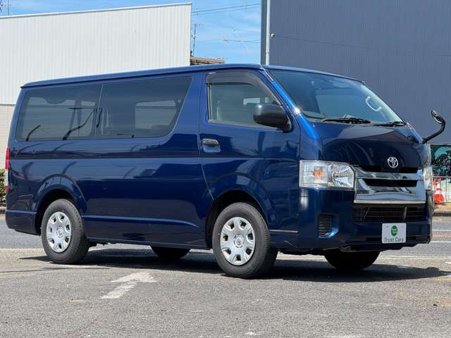 Toyota Hiace Van 5