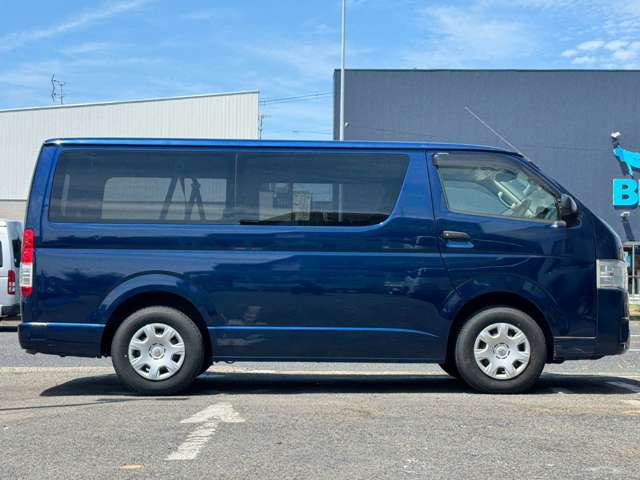 Toyota Hiace Van 6