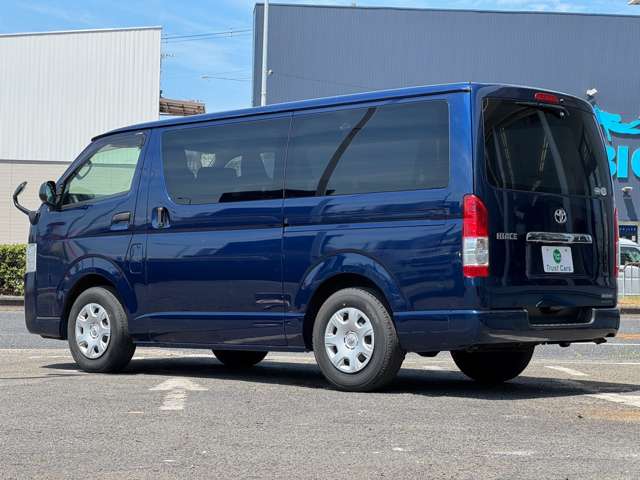 Toyota Hiace Van 7