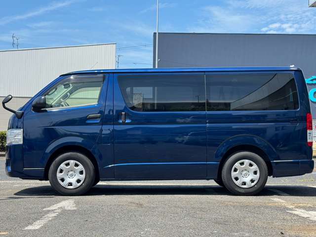 Toyota Hiace Van 8