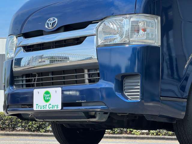 Toyota Hiace Van 9