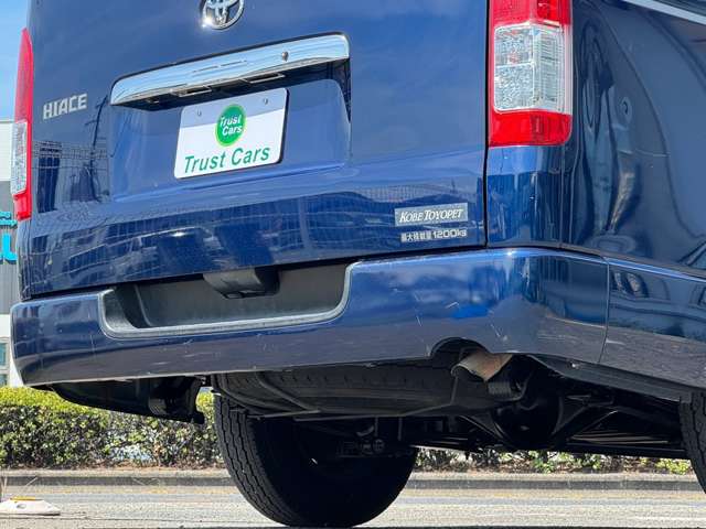 Toyota Hiace Van 10